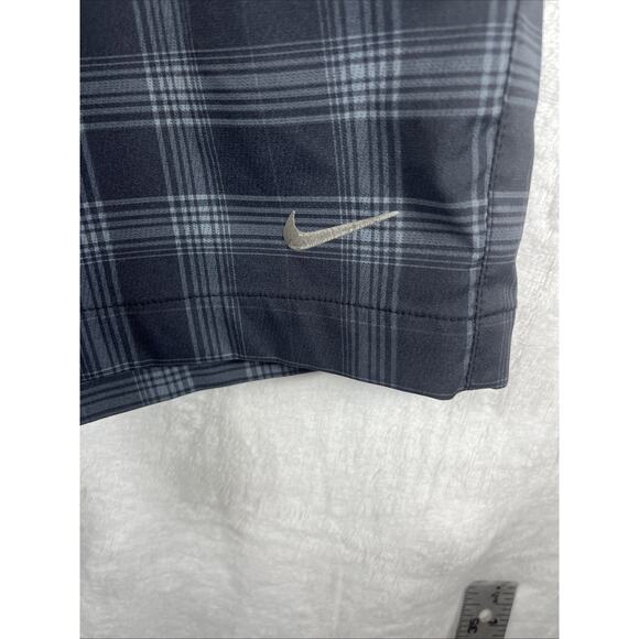 Nike Golf Men's Dri-Fit Golf Shorts Sz 30 Dark Gray Plaid Flat Front Pockets - Picture 2 of 10